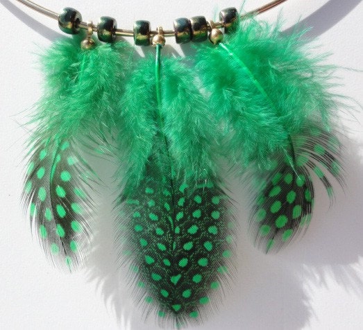Feather necklace emerald green and gold