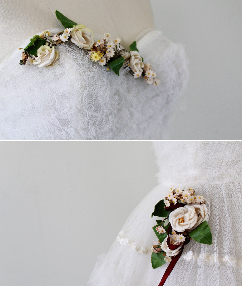 1950s wedding dress / 50s wedding dress / White Fairy Tale Tulle Wedding Dress with Floral Garlands