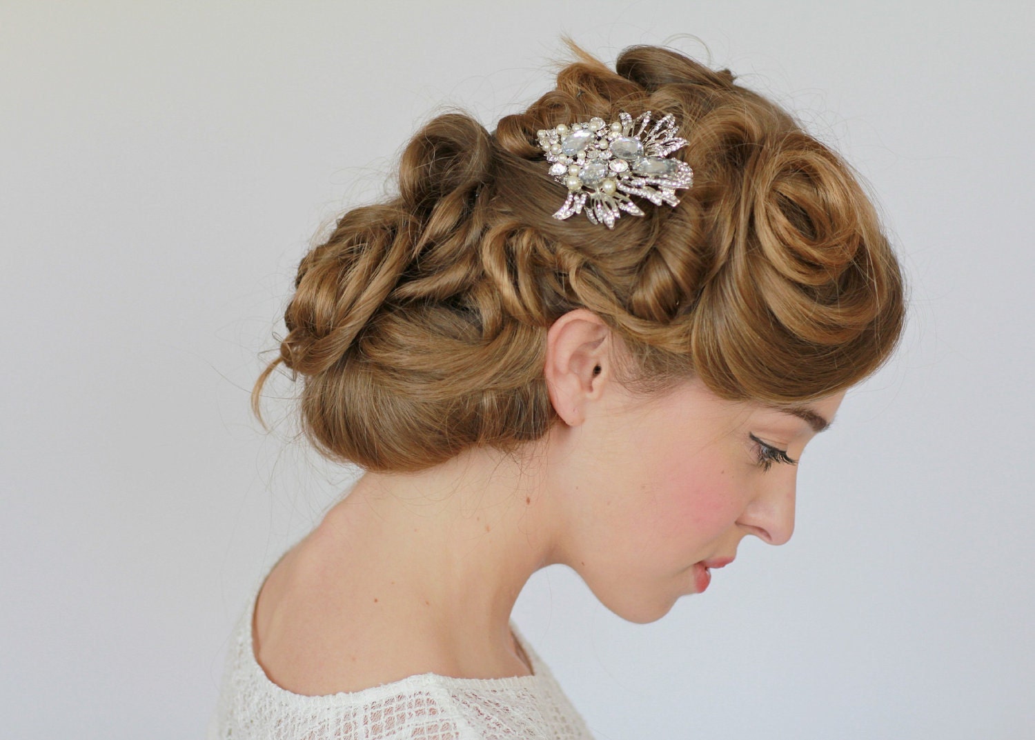 Wedding comb. Vintage style crystal pearl wedding bridal hair comb , Pearl bridal hair piece, Ivory pearl comb- Style 286