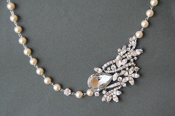 Colette. Vintage style rhinestones and Swarovski Pearls bridal necklace (Silver)