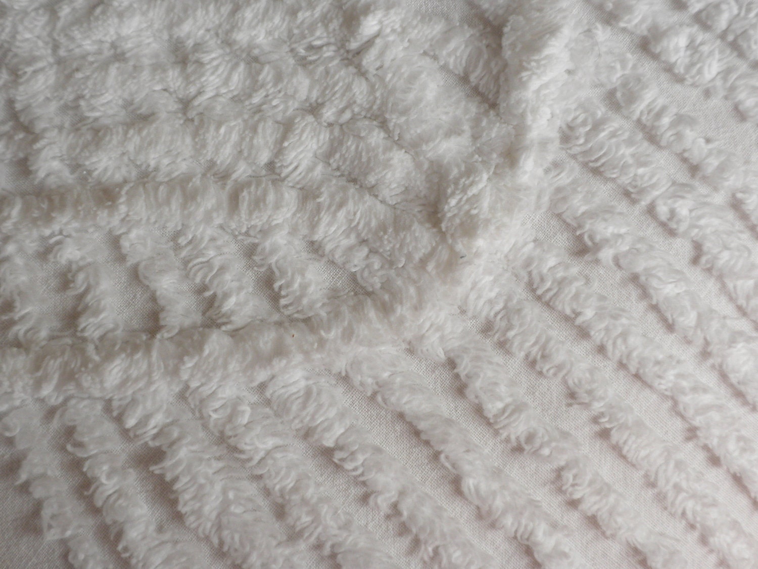 vintage chenille bedspread, 106 x 96