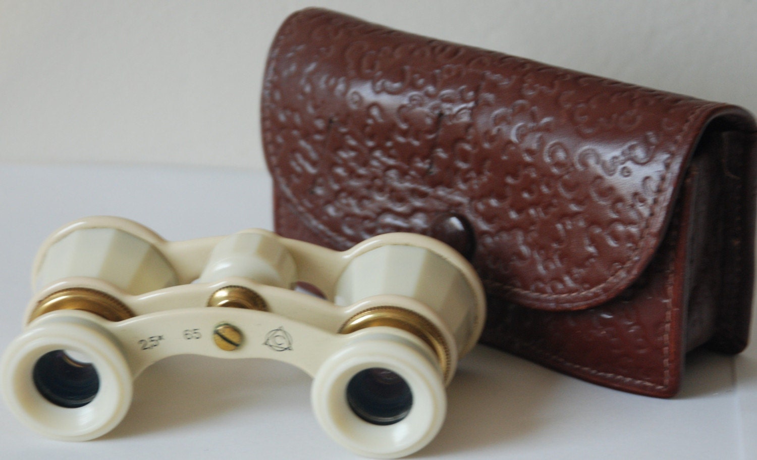 Vintage Binoculars Opera White with Case
