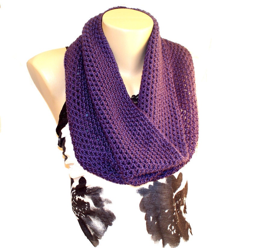 Crochet Cowl in Lavender Purple Merino Wool Blend Neckwarmer