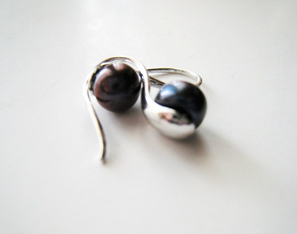 Sterling silver drop earrings in rich aubergine