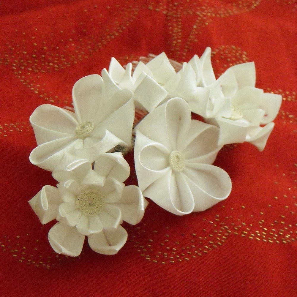 White Wedding Flower Kanzashi Hair comb, Bridal Hair Accessory, Wedding Hair Flower