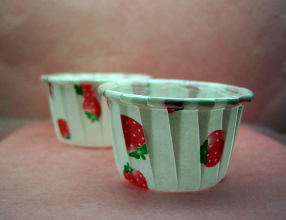 Cute Strawberries mini cupcake cups (set of 25)
