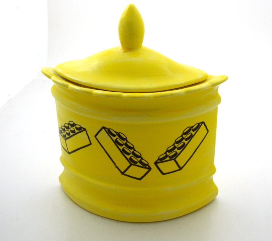 Lego (R) Kitchen Canister Triangular Bright Sunshine yellow