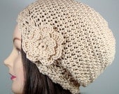 Beige Slouch Beanie with Flower in Organic Cotton, Wavy Edge