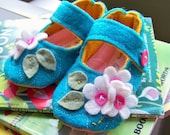 blue baby girl shoes, flower baby booties, pink baby girls booties, flower mary janes, felt baby booties