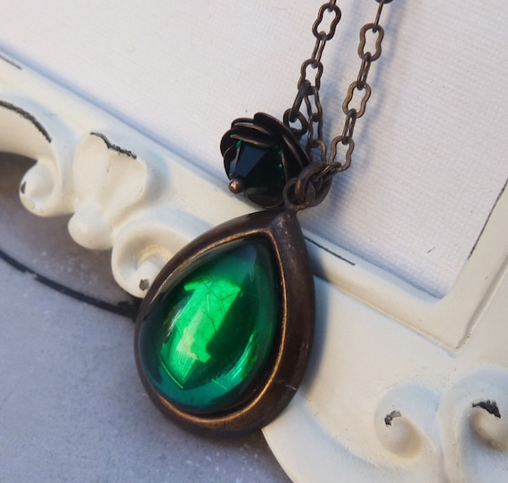 Emerald Teardrop Jewel Necklace