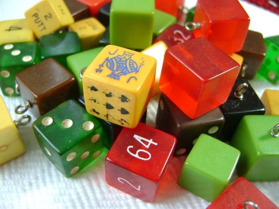 6 Bakelite Vintage Buttons Grab Bag - Antique 1940s Game Cubes