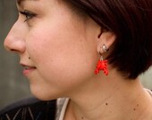 red crab earrings