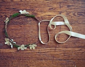 Highlands - natural flower and moss crown
