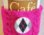 Cheery Pink Argyle Cable Knit Coffee Cup Cozy, Sleeve Holder Thermal Insulate Bright Hot Button Magenta Berry Black White Spring Summer