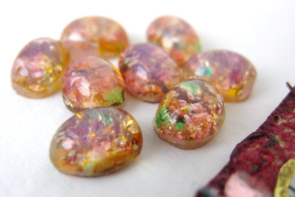 Vintage Glass Cabochon. Fire Opal Harlequin, Japan, 8x6mm gcb0366 (8)