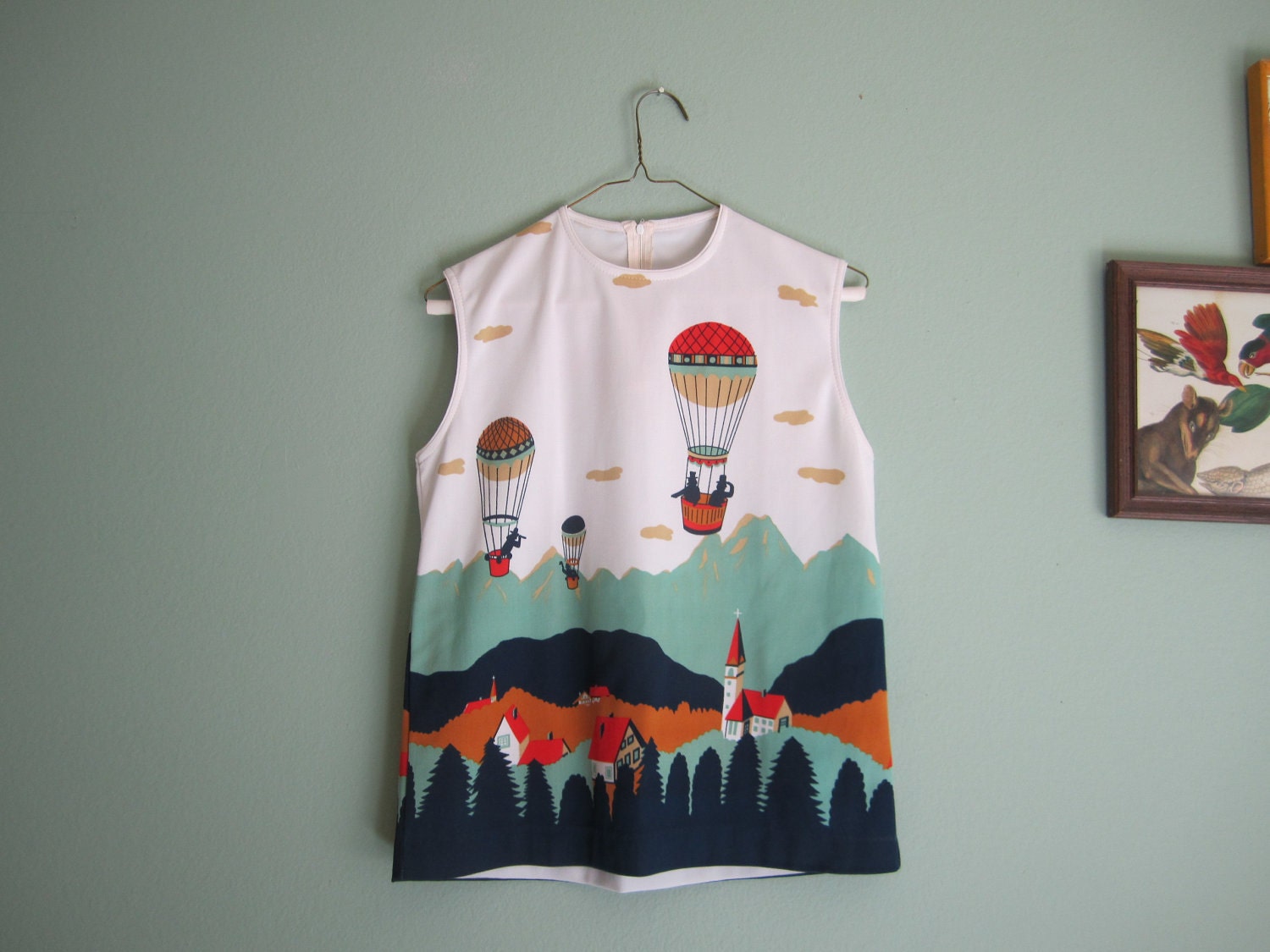 1960s sleeveless hot air balloon print blouse S-L