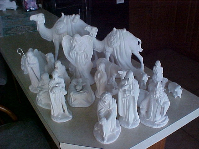 21 Pc Small Holland Nativity set U Paint ceramics