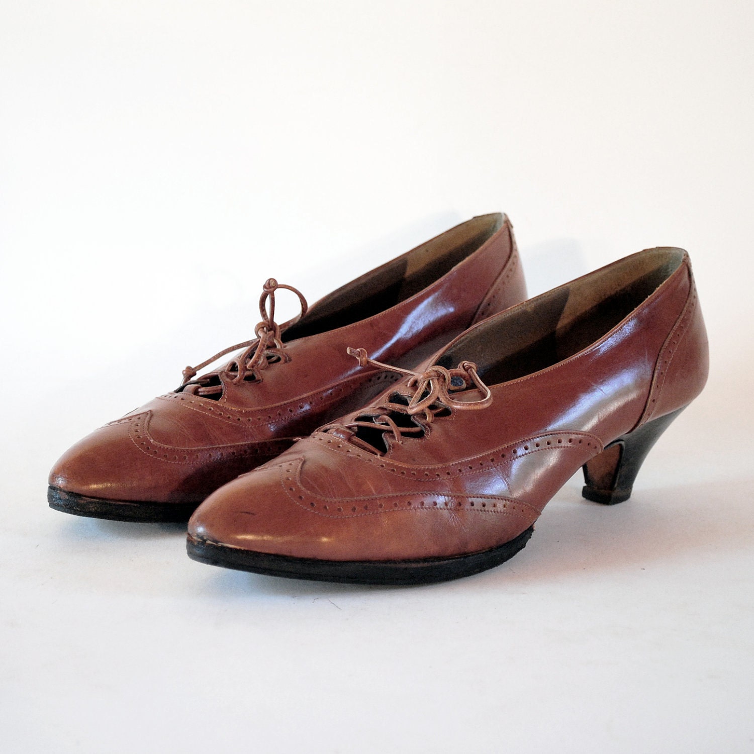 Heeled Spectator Oxfords. Geoffrey Beene Corset Toe Brogues In Chocolate Brown Leather 7. Made In Italy.