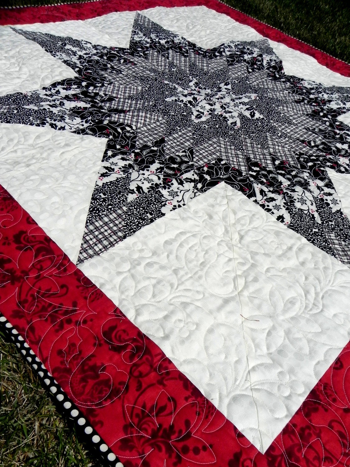 Black and White Christmas Lone Star Wall Hanging Quilt