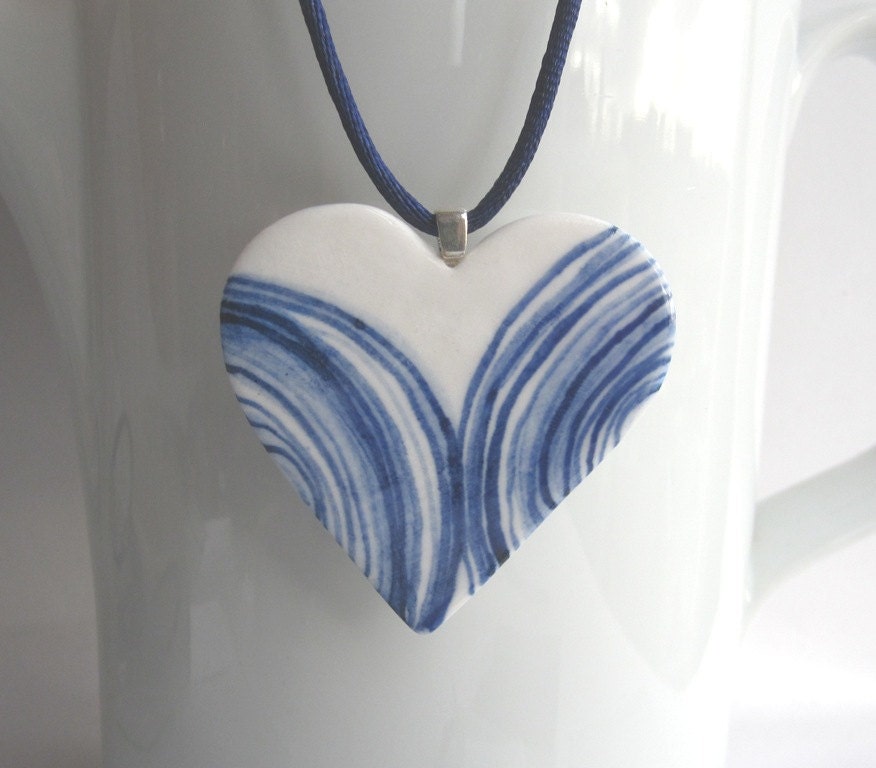 Heart - Hand formed and hand painted porcelain Delftware necklace