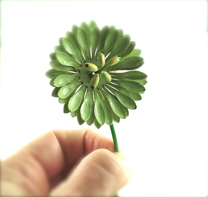 STOREWIDE SALE Vintage Wildflower Brooch Lime Chartreuse Green Enamel Flower Floral Jewelry Pin (Free Shipping USA)