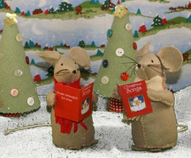 Christmas Carol Singing Mice pdf softie pattern