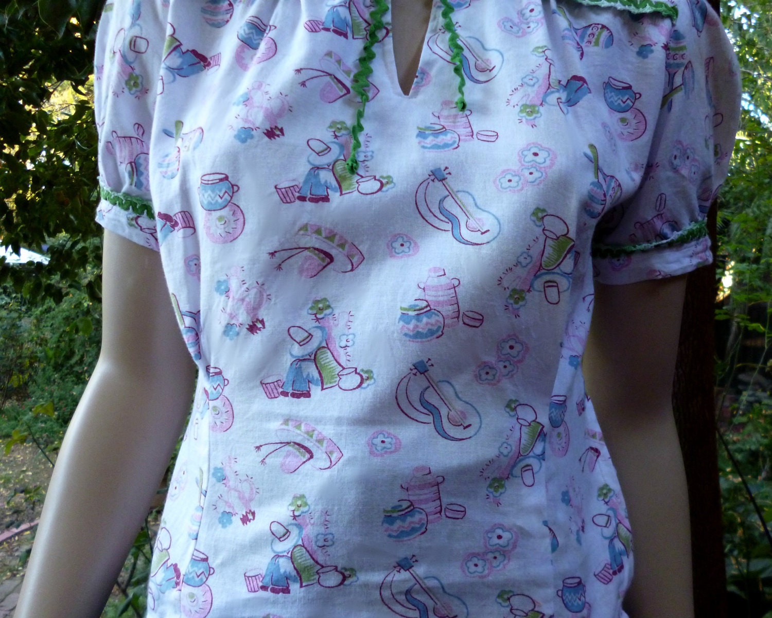 1940s WWII Vintage Reproduction Blouse -  Vintage Feedsack fabric