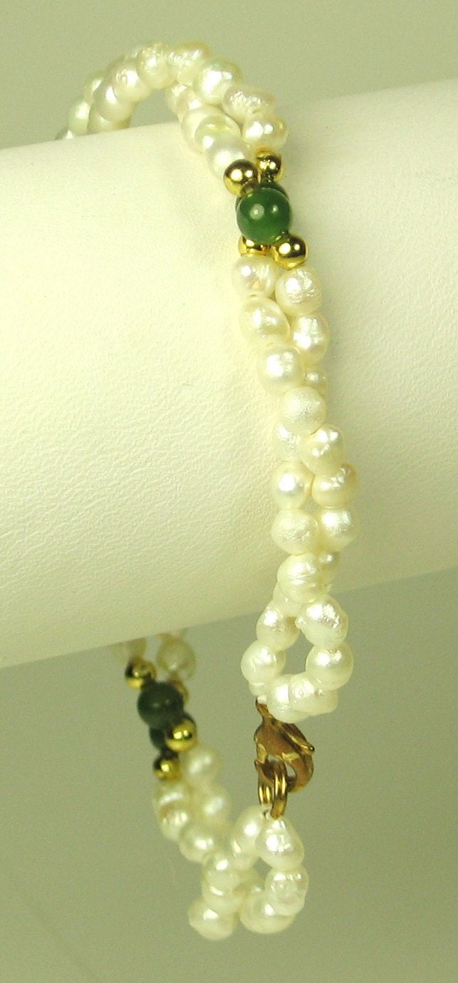 Vintage Baroque Cultured Pearl and Jade Bead Bracelet