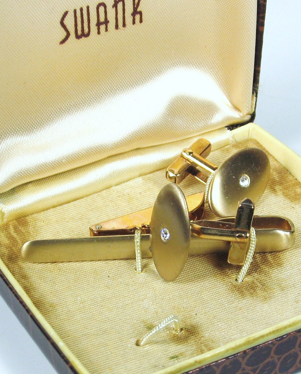 Beautiful Vintage Gold Tone Metal Swank Cuff Links