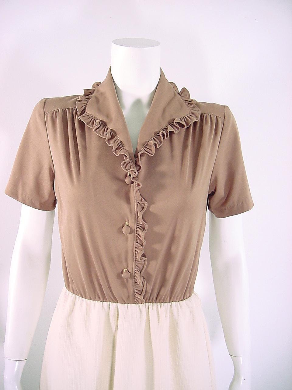 1970s Vintage Latte and Ivory Shirt Dress - Extra Small to Small