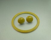 Vintage Green Bakelite Bangle Bracelet Earrings Set
