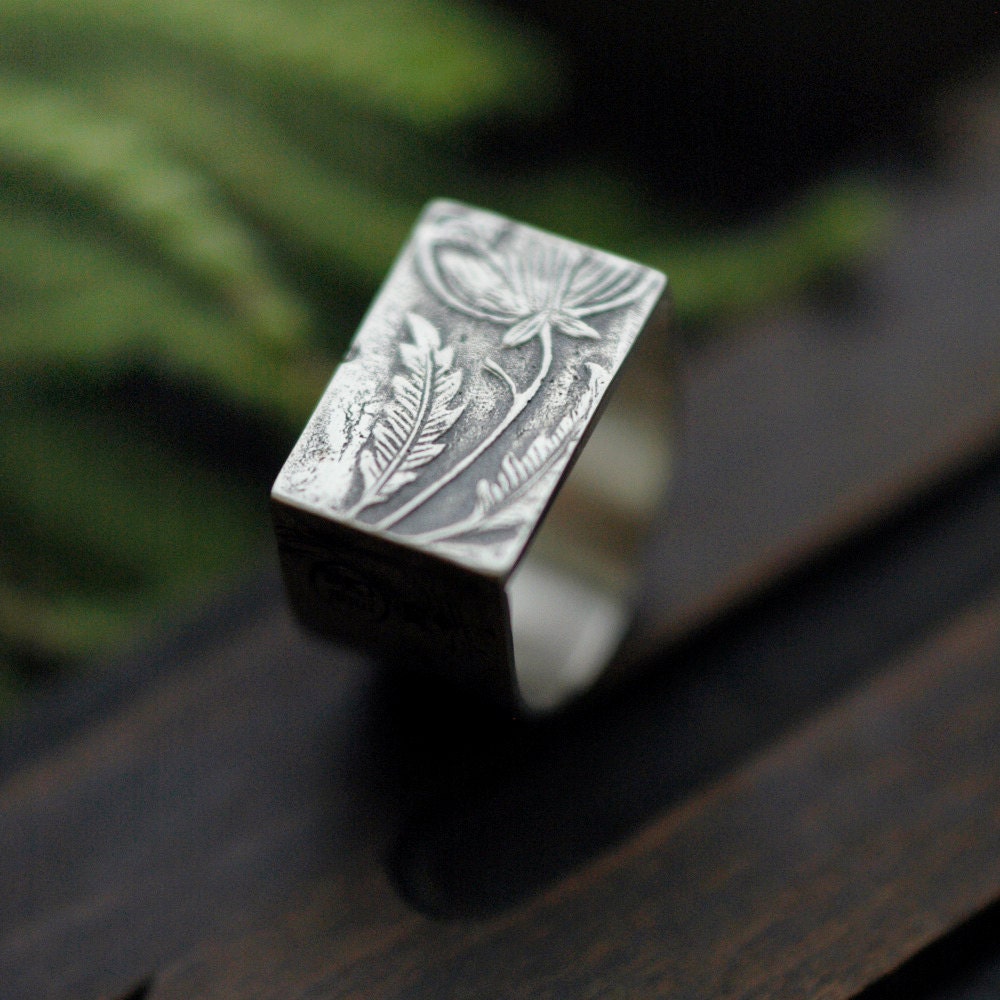 Minicyn Victorian Floral Arch ring