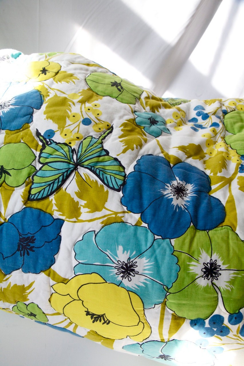 Vintage 1960's Comforter Blanket . Butterflies Flowers . Gorgeous King Size