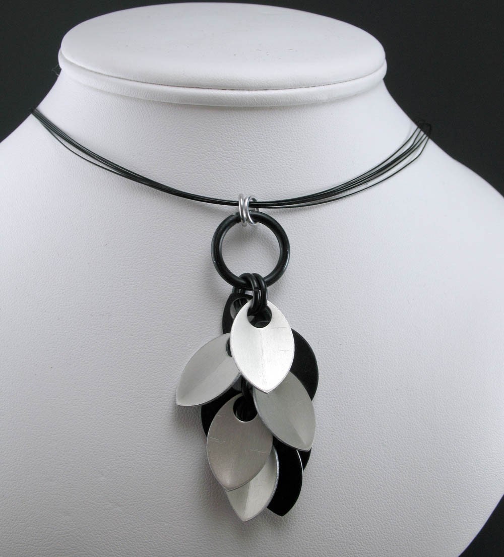 Chainmaille Dancing Leaves Y-Necklace