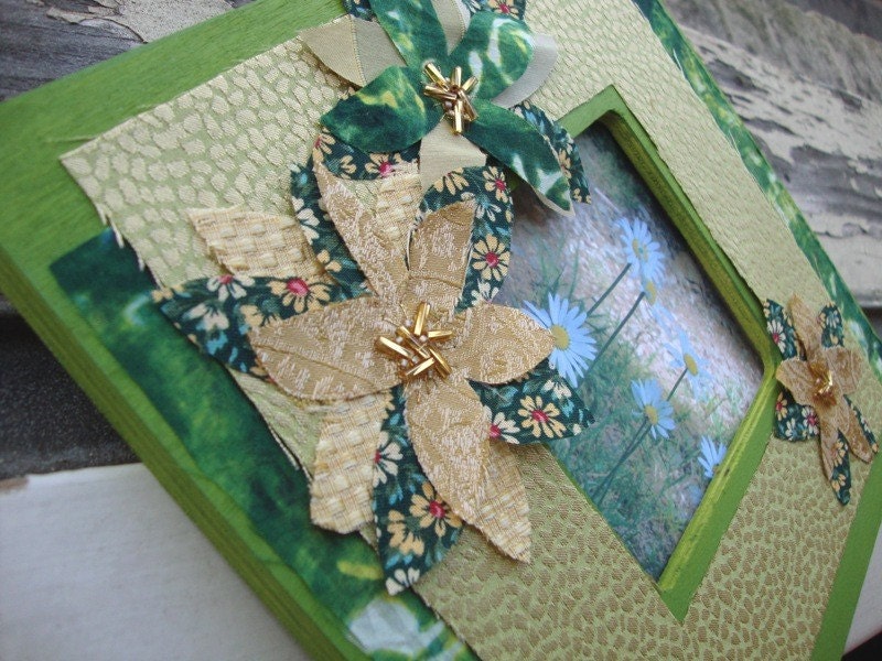 Flower Burst Frame in Apple