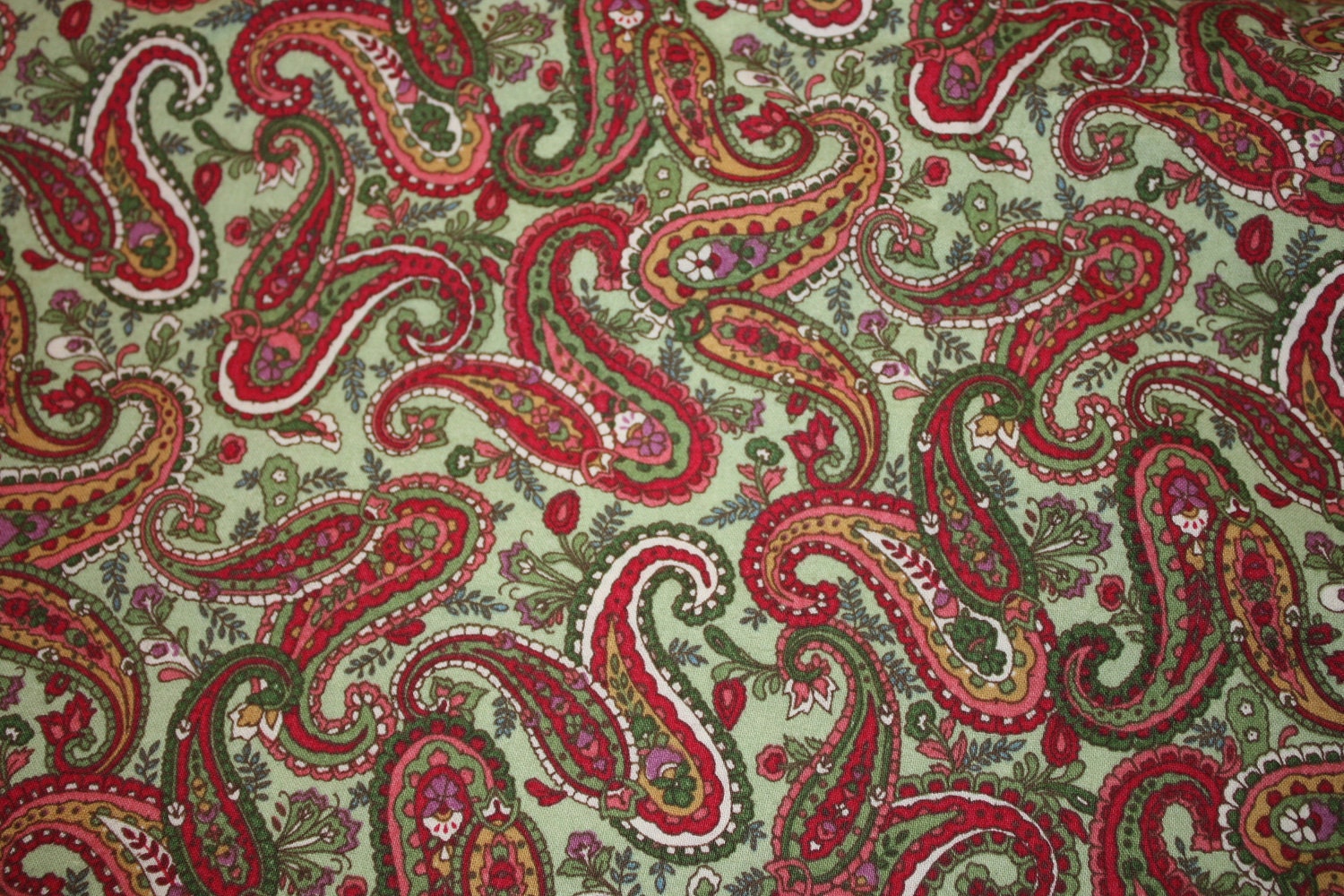Red Green and White Paisley on a Green Ground Wow