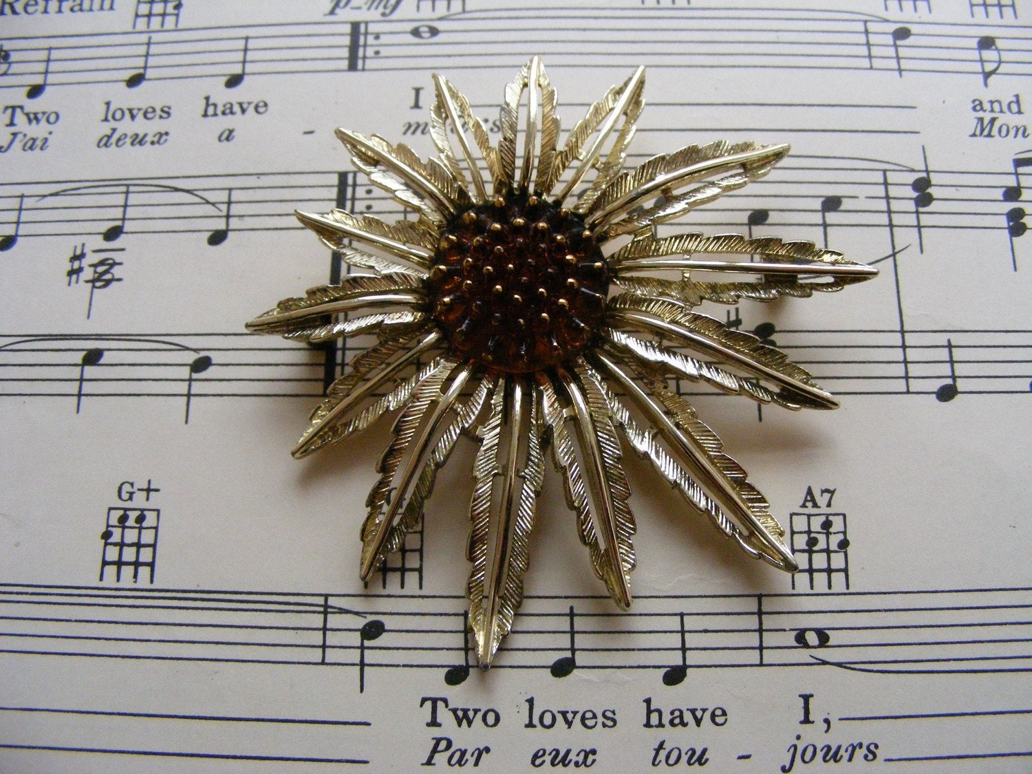 Vintage Clip / Pin Sarah Coventry GOLD FLOWER 70s Costume Jewelry Repair Repurpose