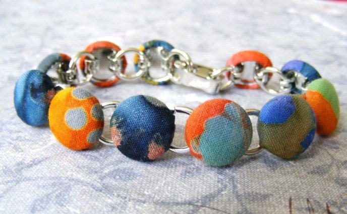 Batik Cotton Fabric Covered Buttons Link Bracelet in Earth Tone Colors