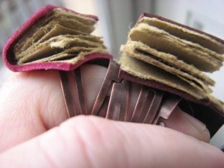 Mini book ring - red