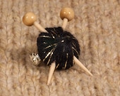 Sparkly Black Knitter's Brooch - Yarn and Knitting Needles