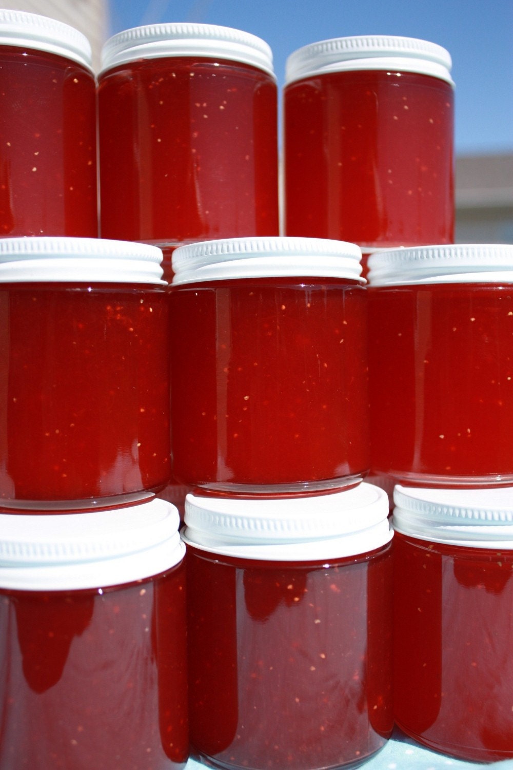 Wedding  party favor, Jam favor, Spread the Love with 100 of our straight sided 4oz glass jars of strawberry pineapple jam