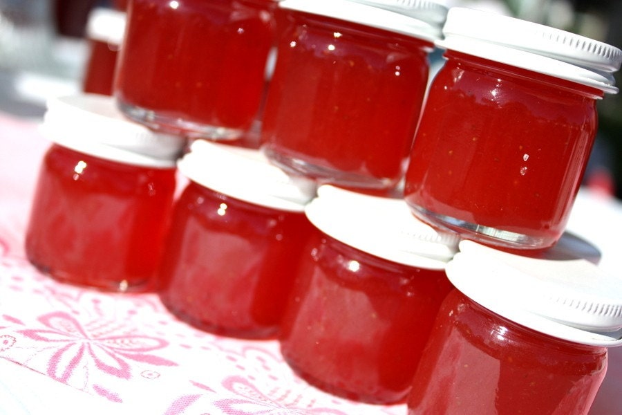 Jam party favors, 125 Little Bit of Heaven 1.5oz jars of strawberry pineapple jam wedding favors, homemade jam favor