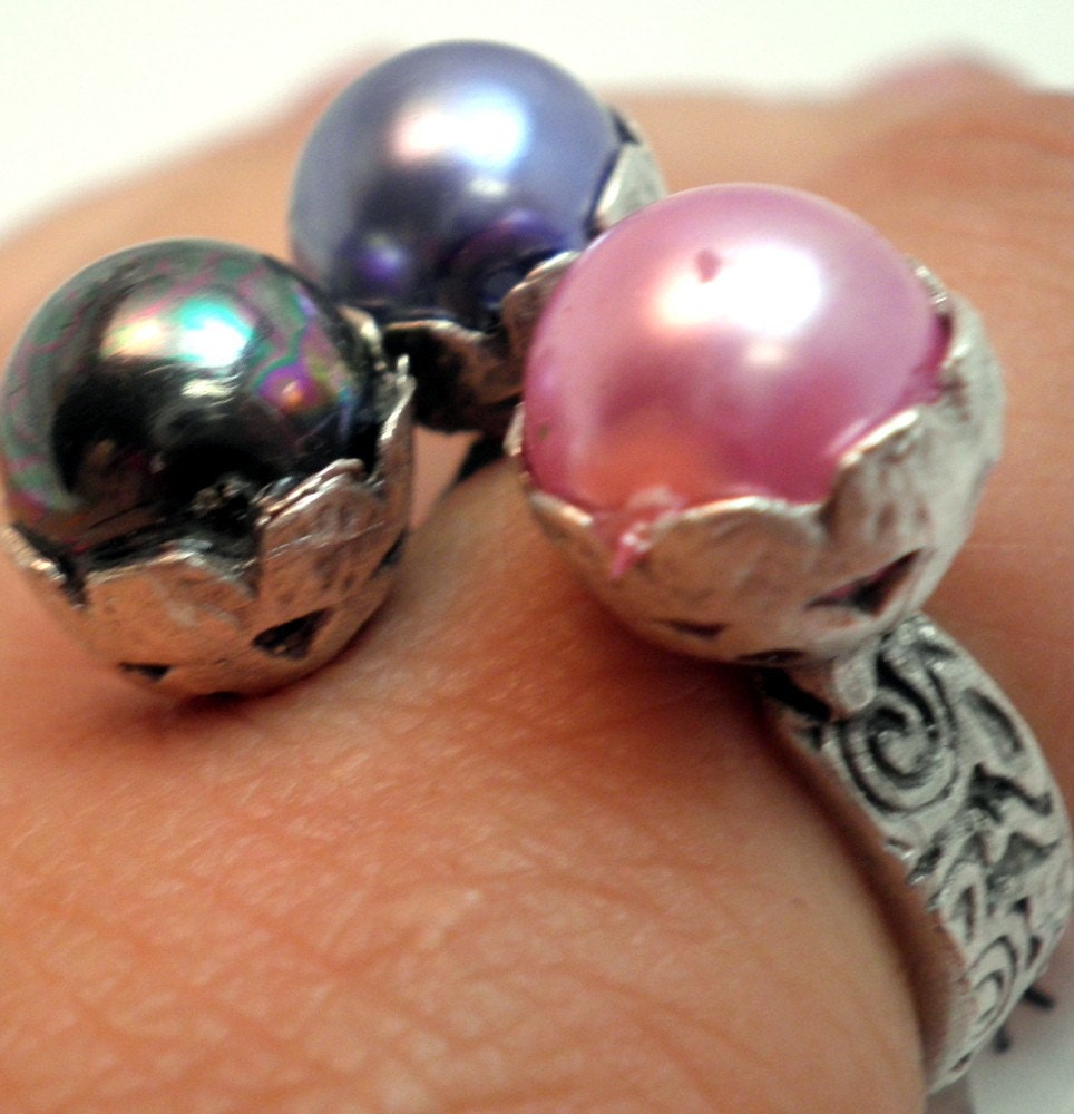 Ring - Triple Glass Pearl Silver Plated Brass Ring - in Smoky Grey, Blue and Pearly Pink - Size 8.5