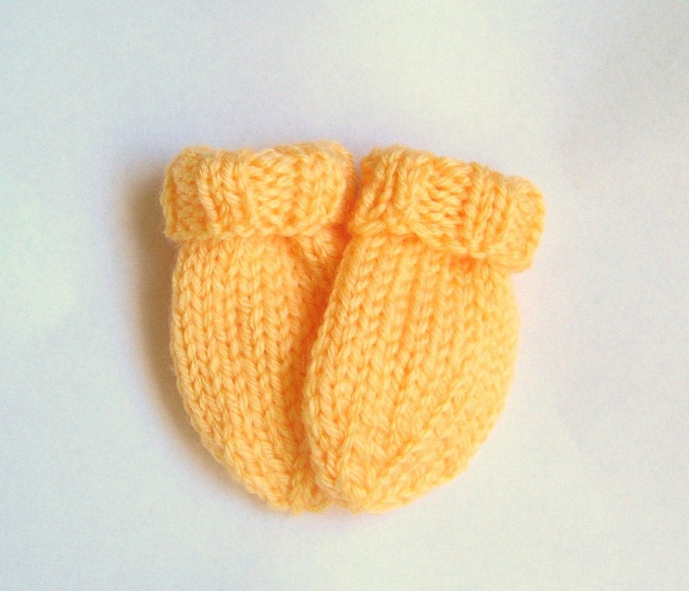 Preemie Newborn Baby Mittens 0 to 3 months - Yellow Hand Knit Infant Thumbless Mitts - Childrens Winter Accessories