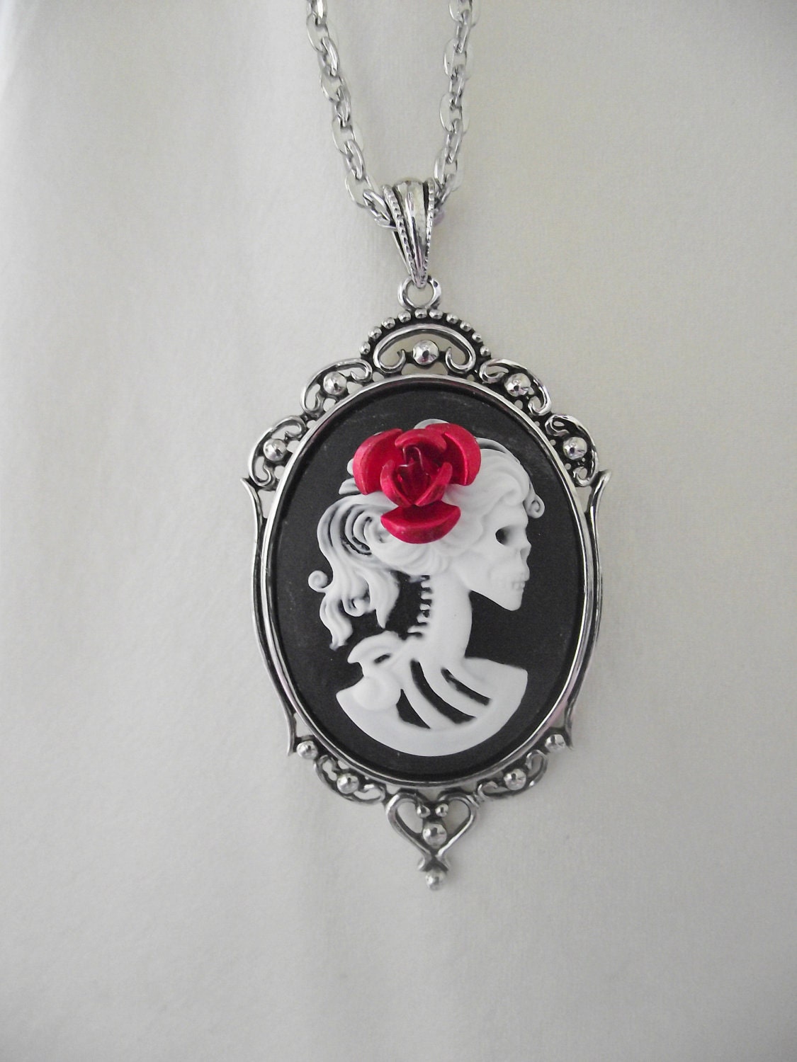 Vamped White Princess - Skeleton Cameo Necklace