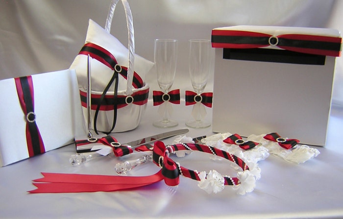 Apple Red Black Wedding Accessories Flower Girl Basket Halo Ring Pillow Guest Book Pen Cake Server Garters Card Box Your Color