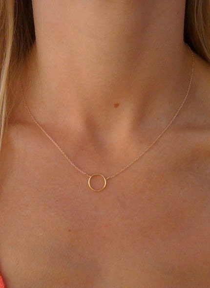 A Simple Circle Necklace