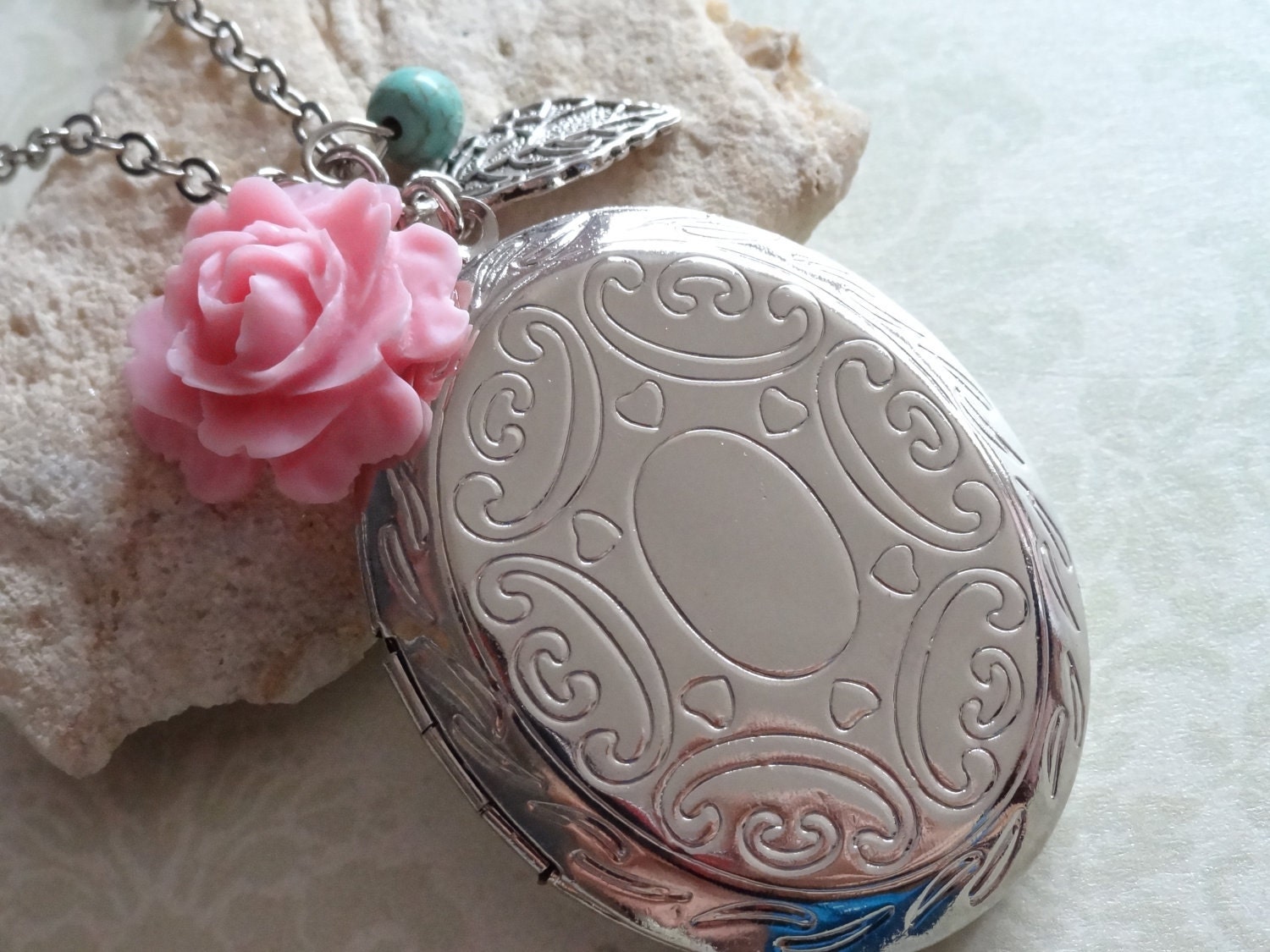 Sweet Memories. Large Oval Locket with Rose and Leaf Charms Necklace. Silver Tone.