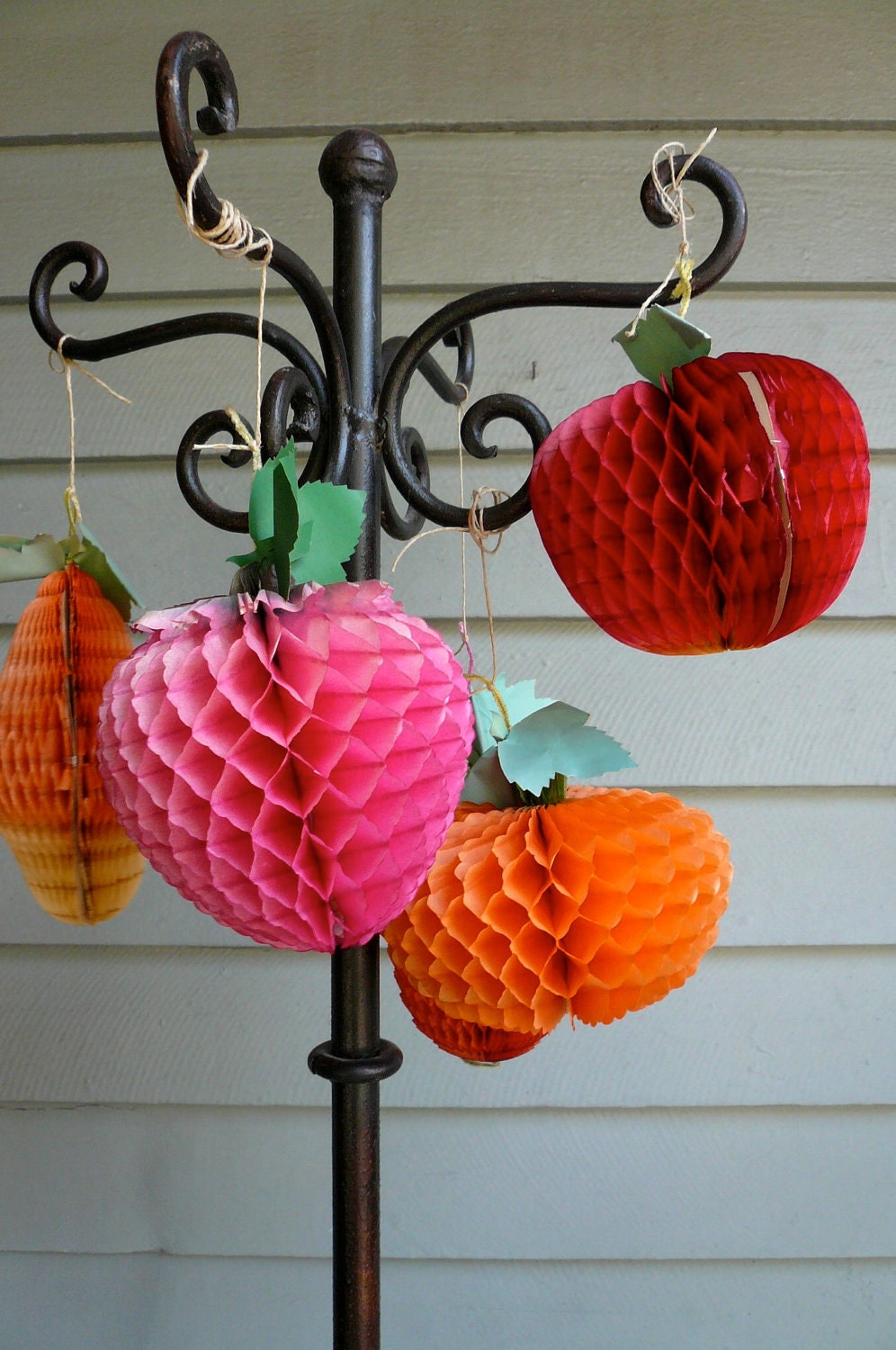 Resvd for paul Vintage Honeycomb Fruit and Veg Set (5)