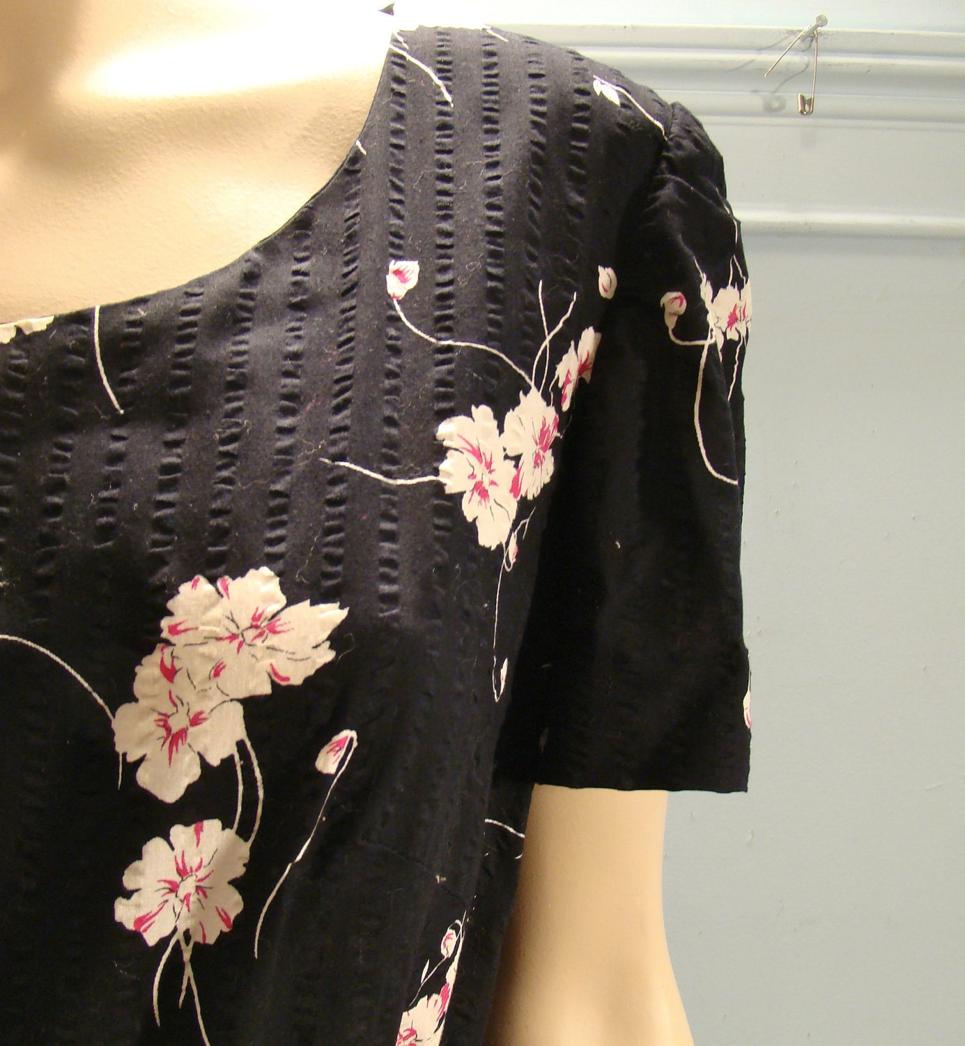 Vintage Black, White, & Pink Seersucker Dress- 1960's- Floral Cotton- Short Sleeves- Large